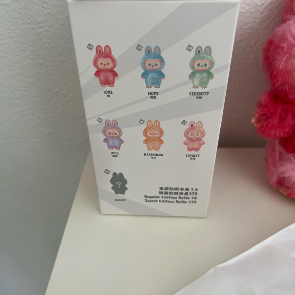 Big into Energy Love Plush Labubu - Picture 3 of 6
